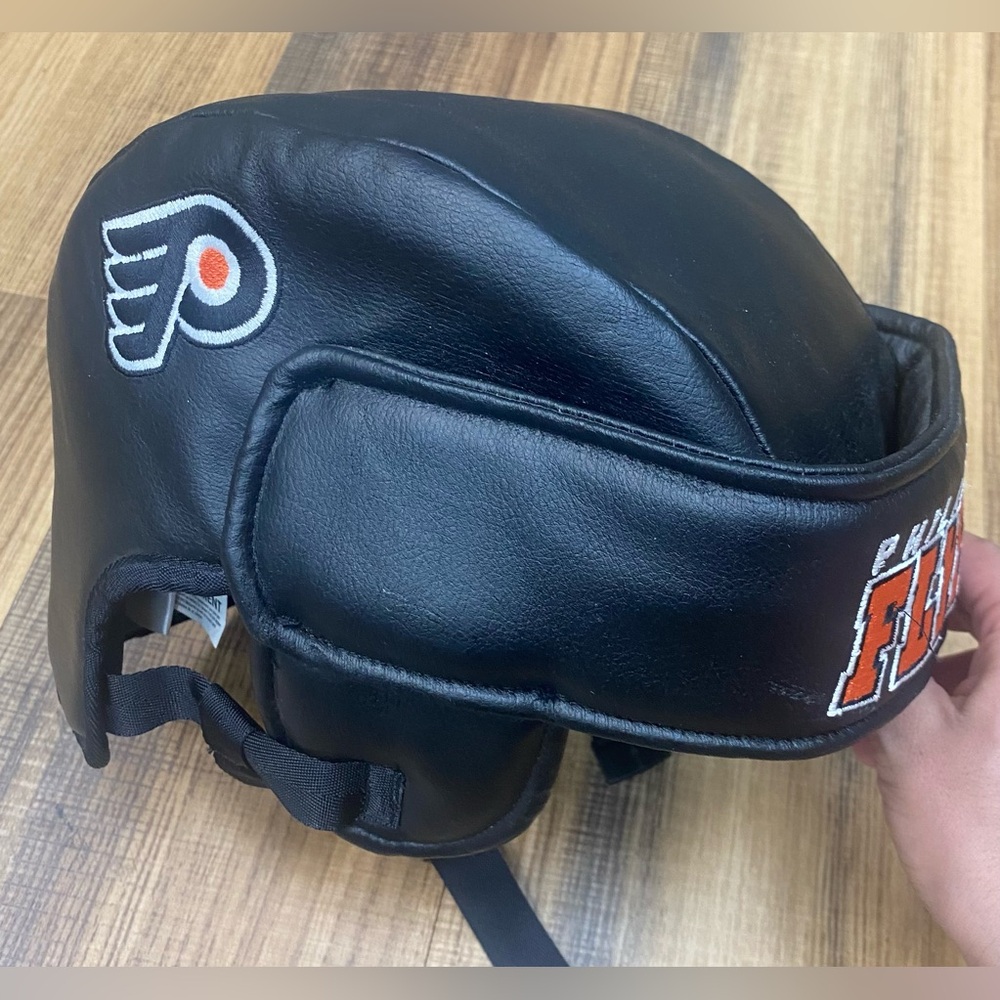 NHL Philadelphia Flyers Leather Helmet Style Hat Cap Black